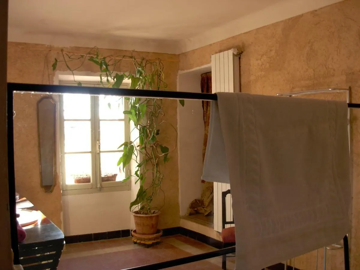 Bed & Breakfast Le Mas Du Caprier Charleval